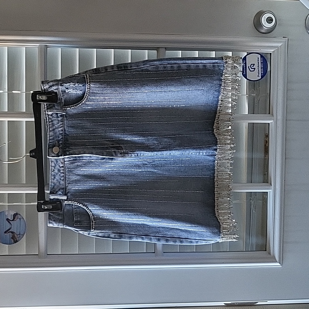 Skirt - Picture 2 of 2